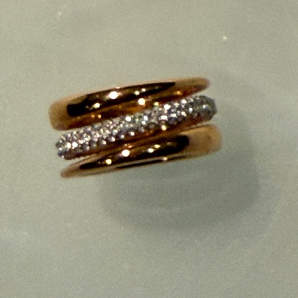 Beautiful Swarovski ring. - Picture 2 of 5